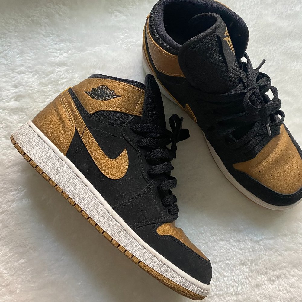 Jordan Melo 1's sz 5.5